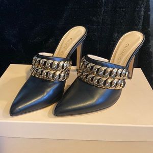 Chloe Gosselin heels gold hardware